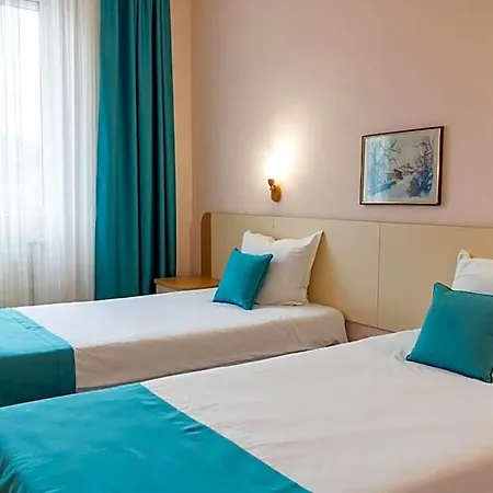 فندق Balkan 3*